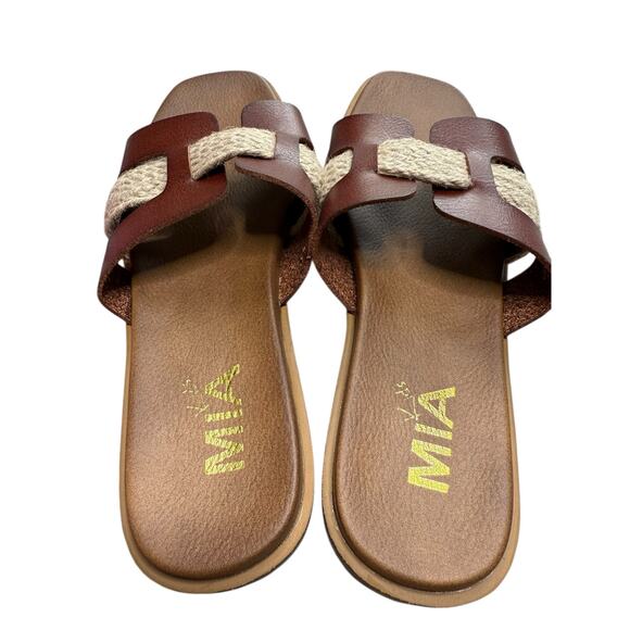 MIA Kids Elayney Sandals Girls Size 3 Tan Slides Faux Leather - Picture 3 of 4